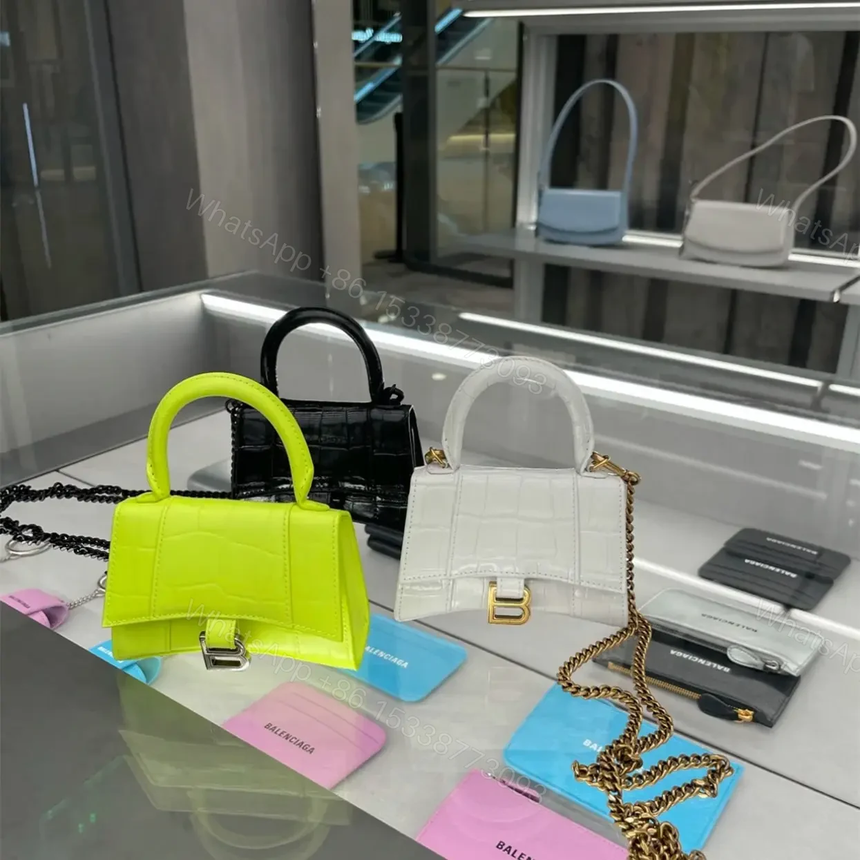View 16 of 高仿Balenciaga*Nano系列迷你沙漏包白色