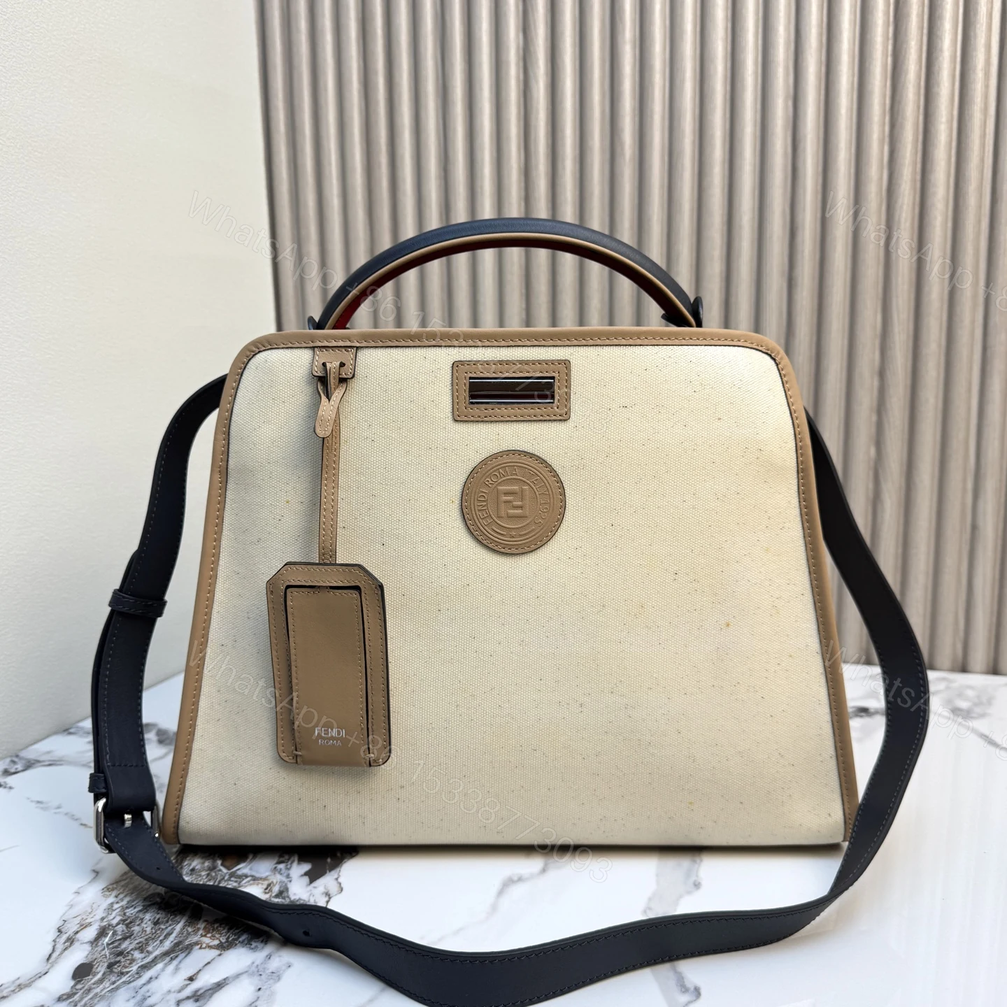 FENDI 一比一 Peekaboo 手提包 毛絨FF字母款 — view 1