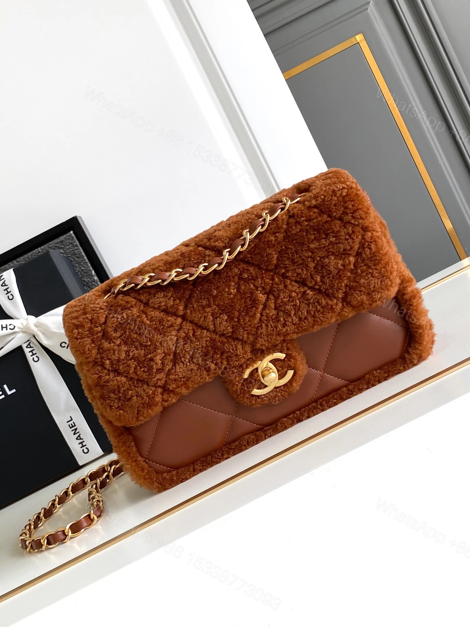 Chanel A貨焦糖色羊羔毛拼皮鏈條包 冬季柔絨限定 — view 1