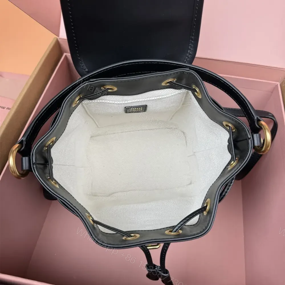 View 9 of 高仿miumiu*5BZ043牛皮雙肩包黑色小號免檢版