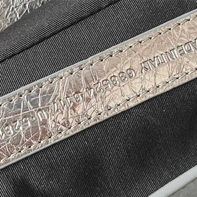 View 17 of 高仿Balenciaga*LeCagole2024新款法棍包銀色XS
