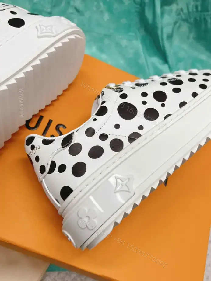 View 9 of LV TIME OUT SNEAKER – LSVM042