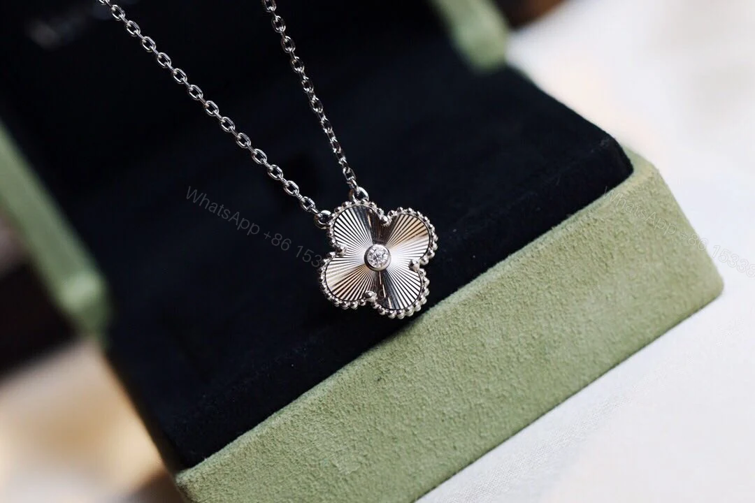 View 2 of 2020 VCA Vintage Alhambra Pendant