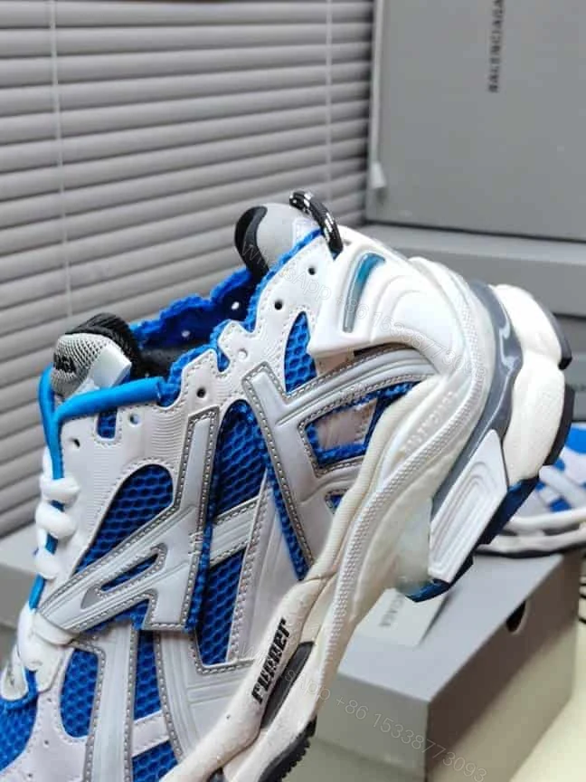 View 4 of BALENCIAGA MEN’S RUNNER SNEAKER – BB176