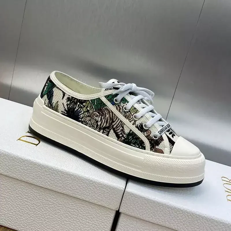 WALK’N’DIOR PLATFORM SNEAKERS UNISEX ETOILE DE VOYAGE EMBROIDERED MULTICOLOR – CD168 — view 1