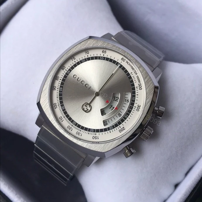 Gucci Grip 銀色放射紋表盤精鋼腕錶 經典鋼帶款 — view 1