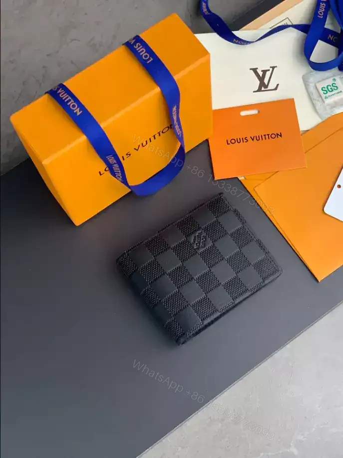 View 2 of LV MULTIPLE WALLET- RRG084