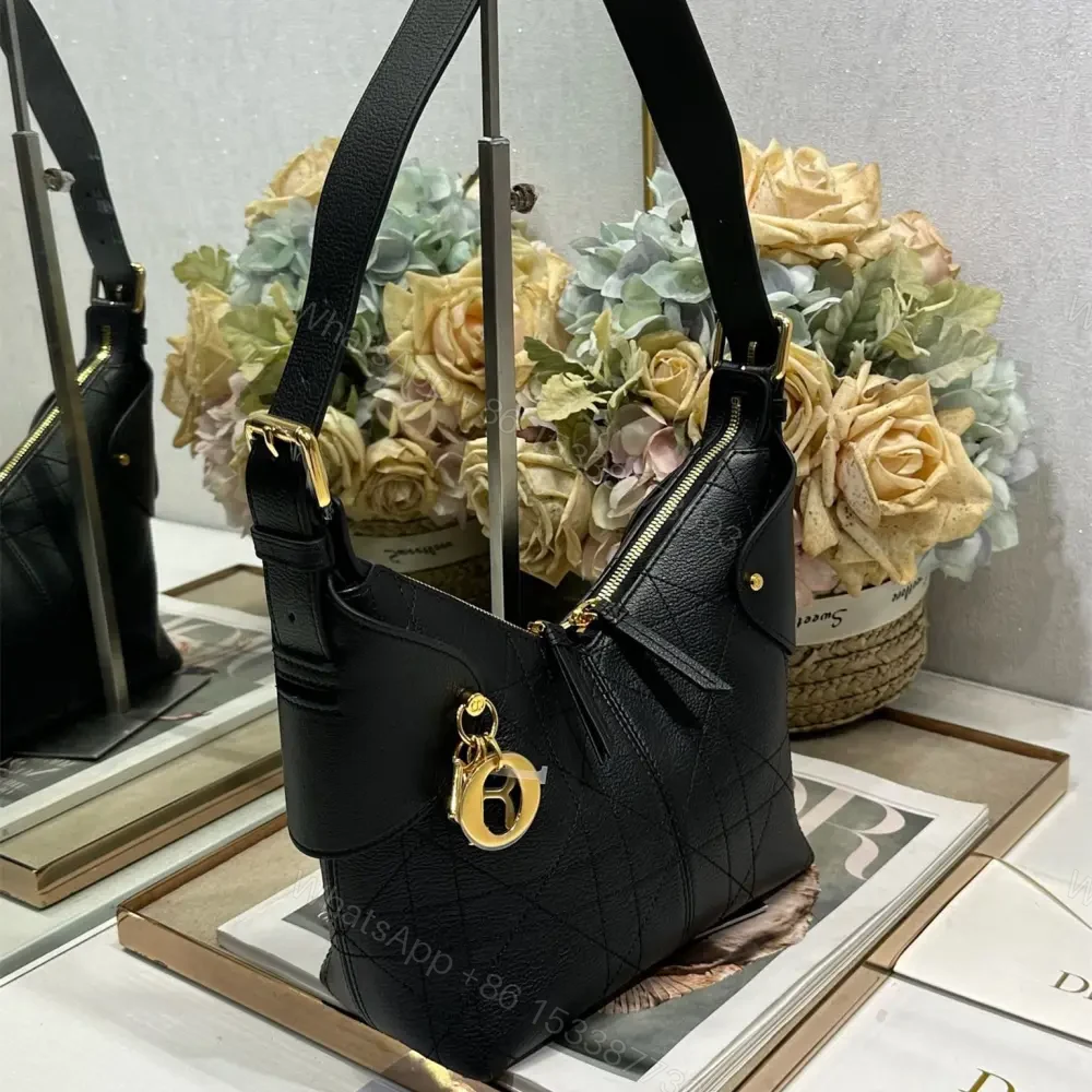 View 3 of 高仿Dior*Voyage系列M284M900小牛皮單肩包小號黑色免檢版