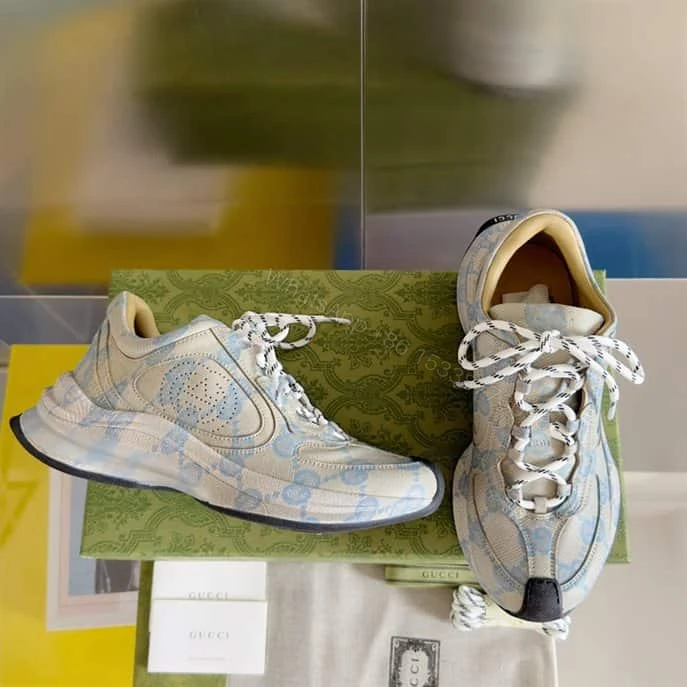 View 3 of MEN’S GUCCI RUN SNEAKER – GC142
