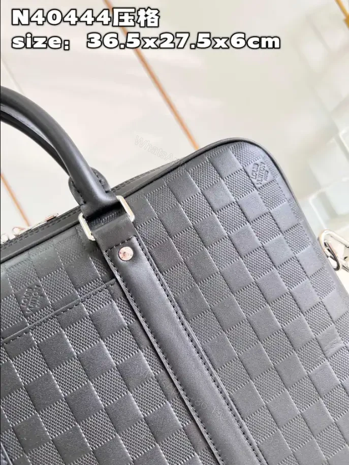 View 5 of LOUIS VUITTON PORTE-DOCUMENTS VOYAGE PM – LBV397