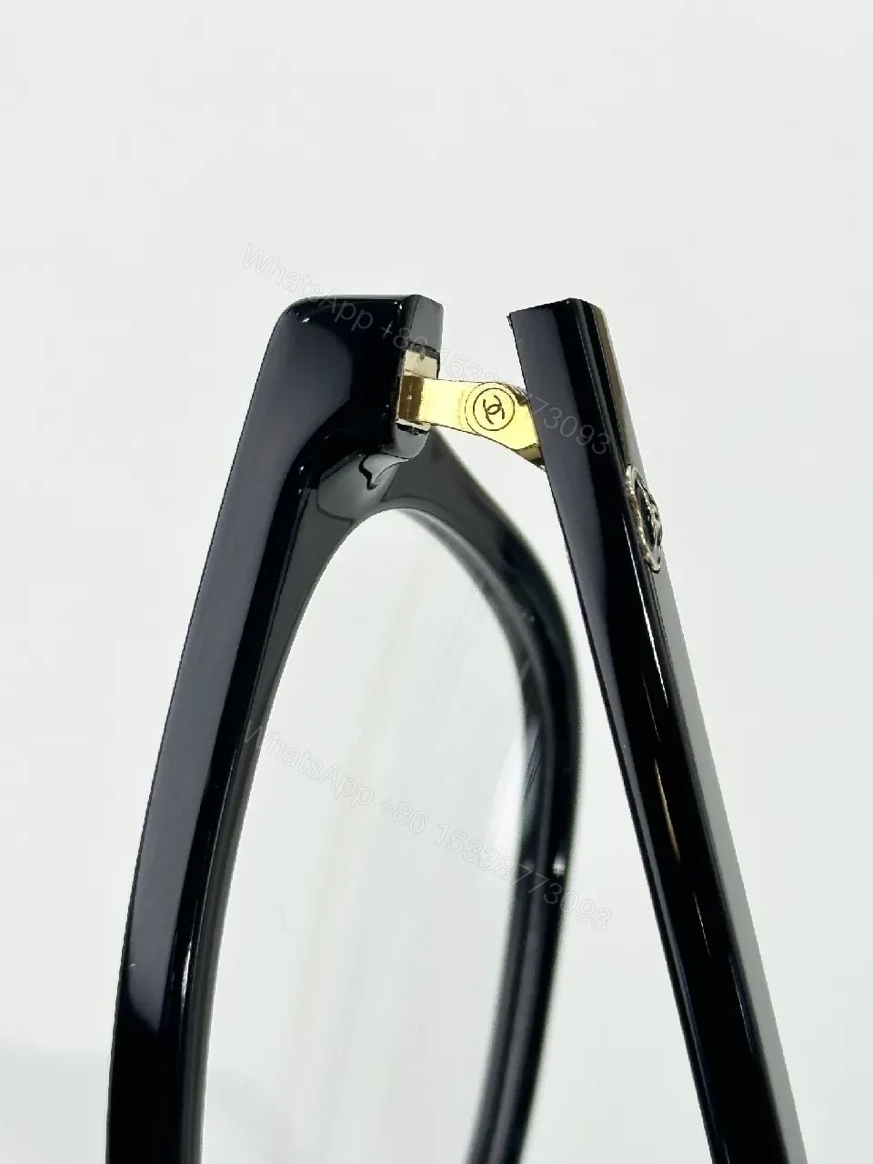 View 7 of Chic Tortoiseshell Frames: Premium Everyday Eyewear