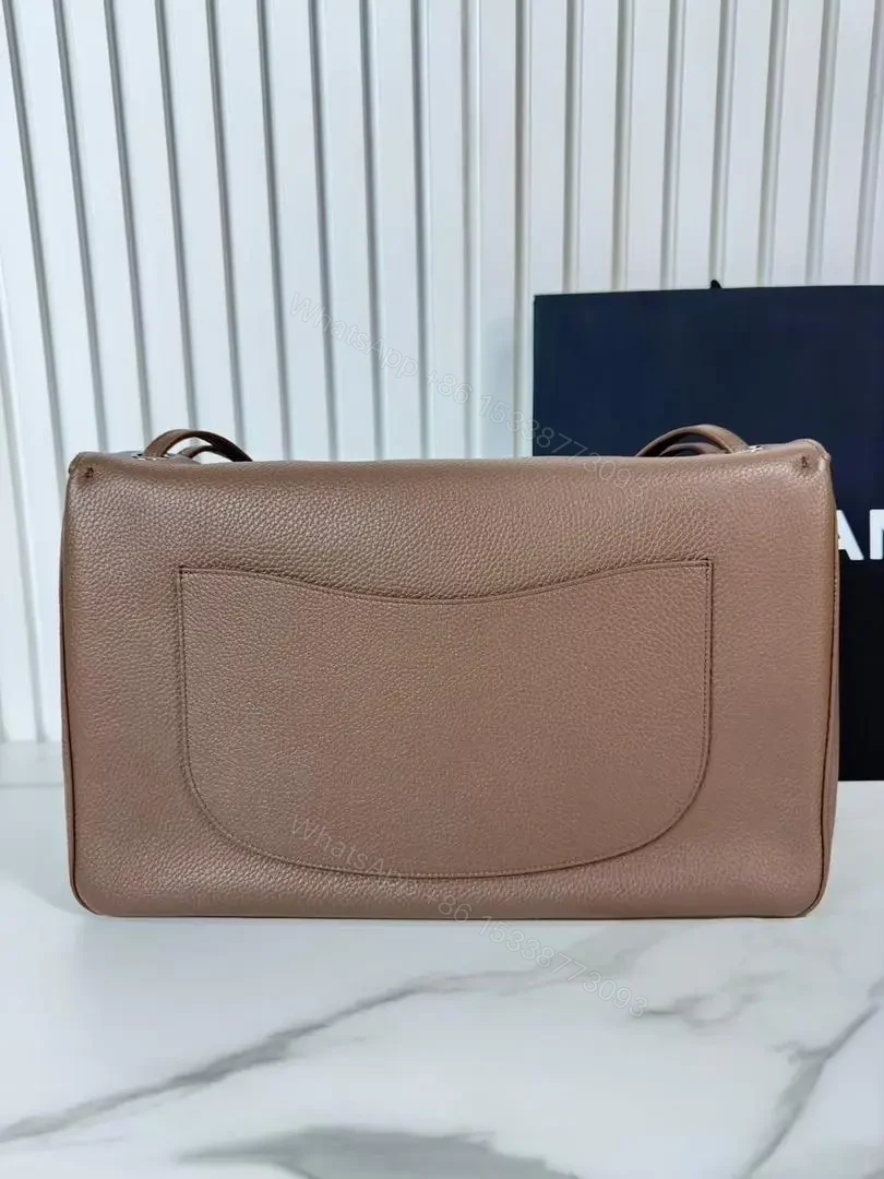 View 5 of Chanel Maxi Flap bag from the Spring/Summer 2026 collection