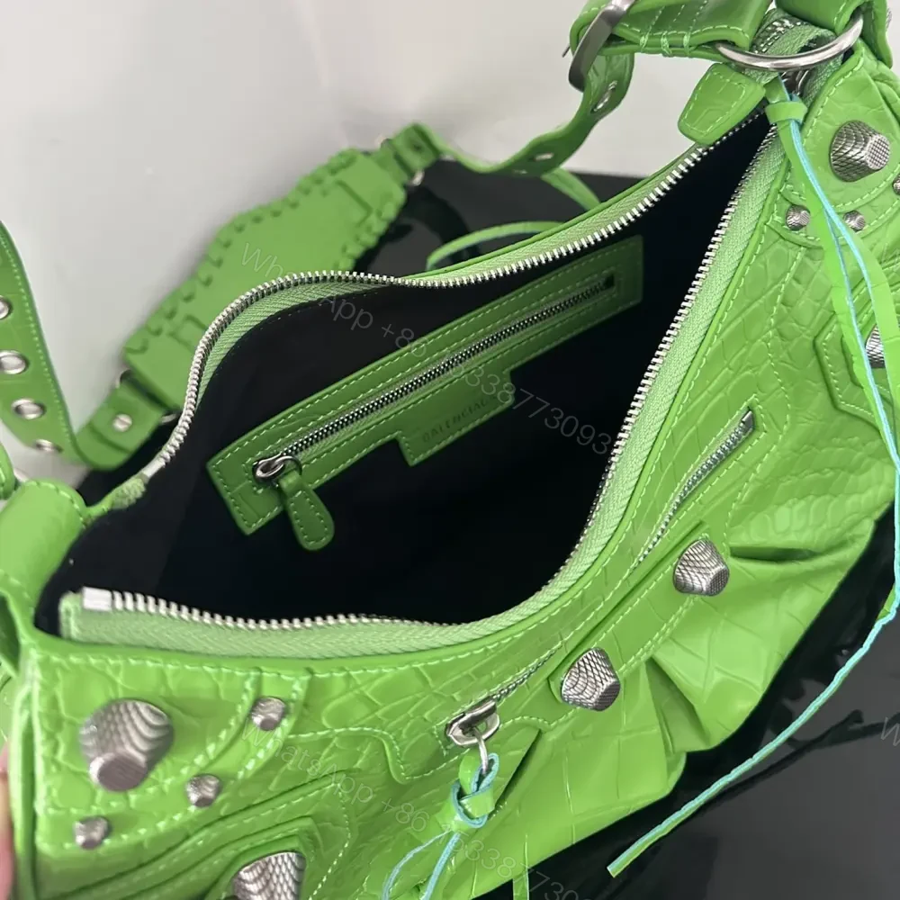 View 9 of 高仿Balenciaga*LeCagole系列餃子包蘋果綠S