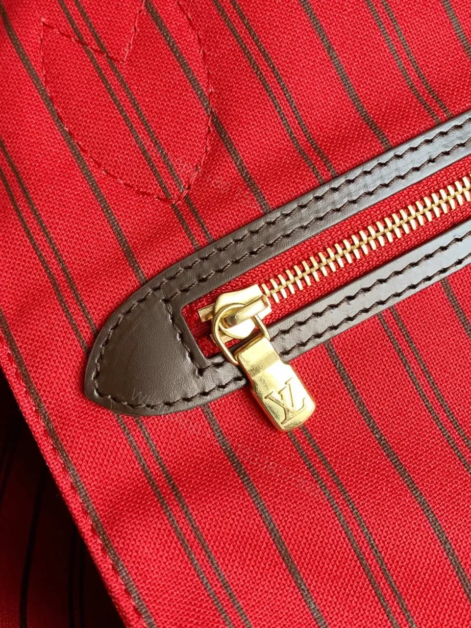 View 6 of Louis Vuitton LV Neverfull Checkered Pattern Handbags 32x29x17cm