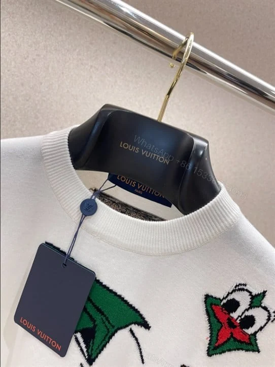 View 7 of LOUIS VUITTON T-SHIRT – LV28