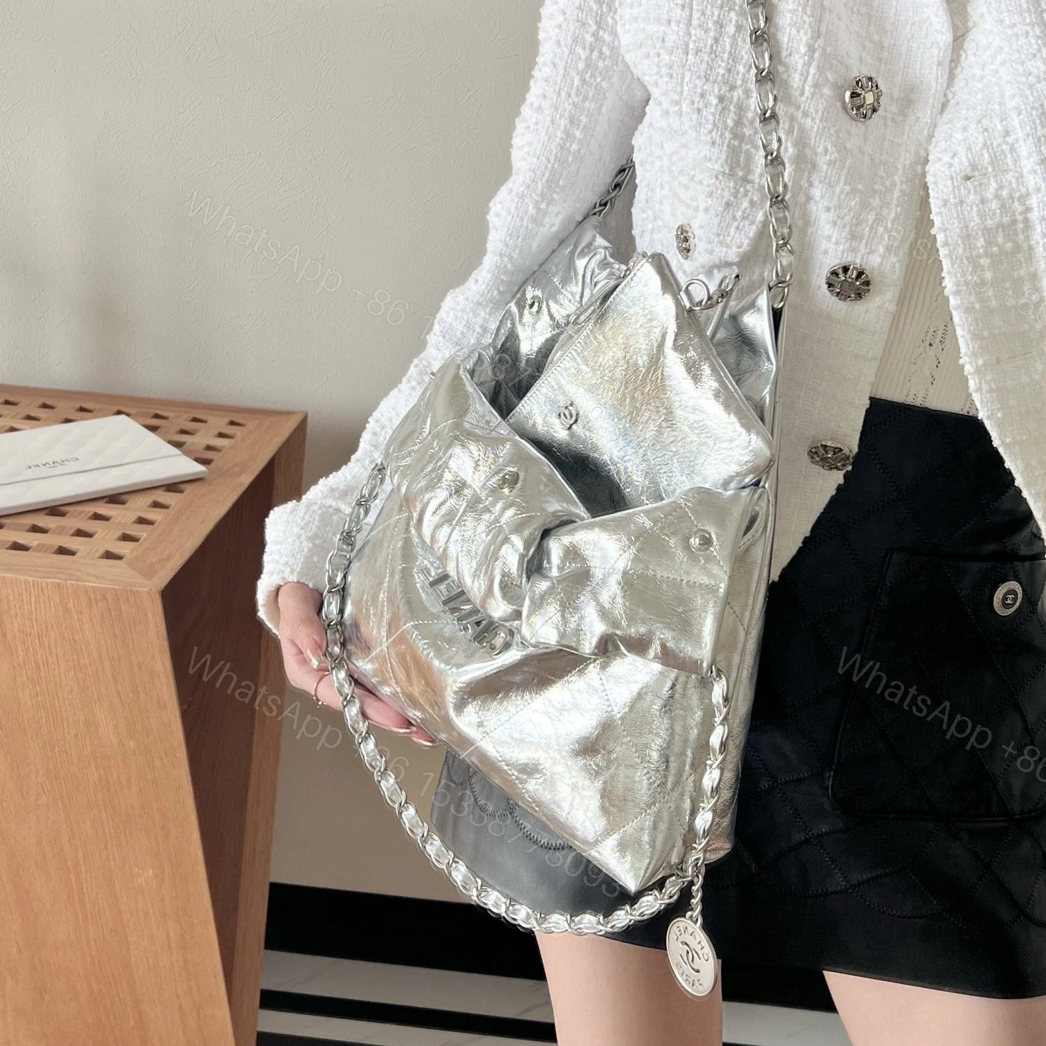 View 16 of 高仿Chanel*25C系列AS3980新款牛皮22Bag手袋中號免檢版