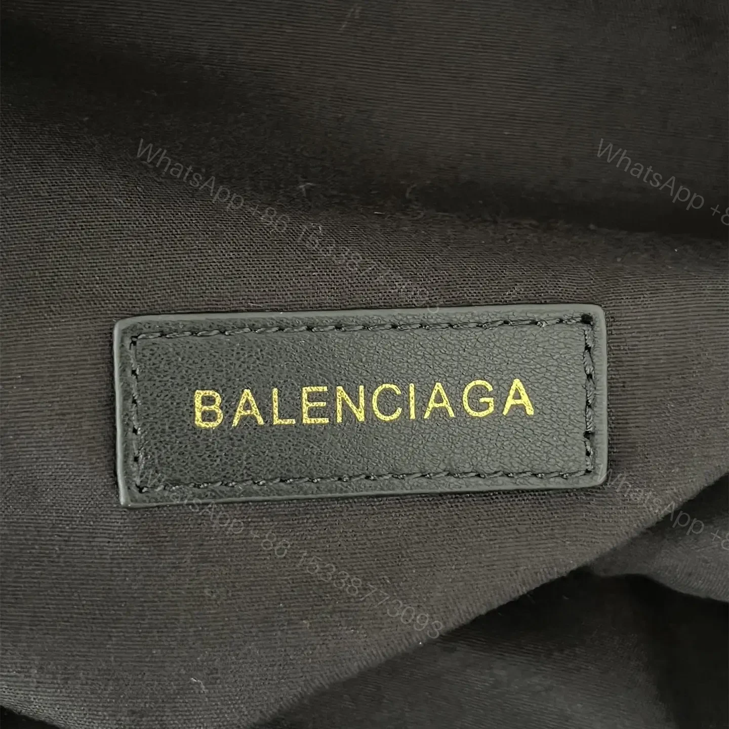 View 15 of 高仿BalenciagaWheelBeltpack系列尼龍胸包黑白色