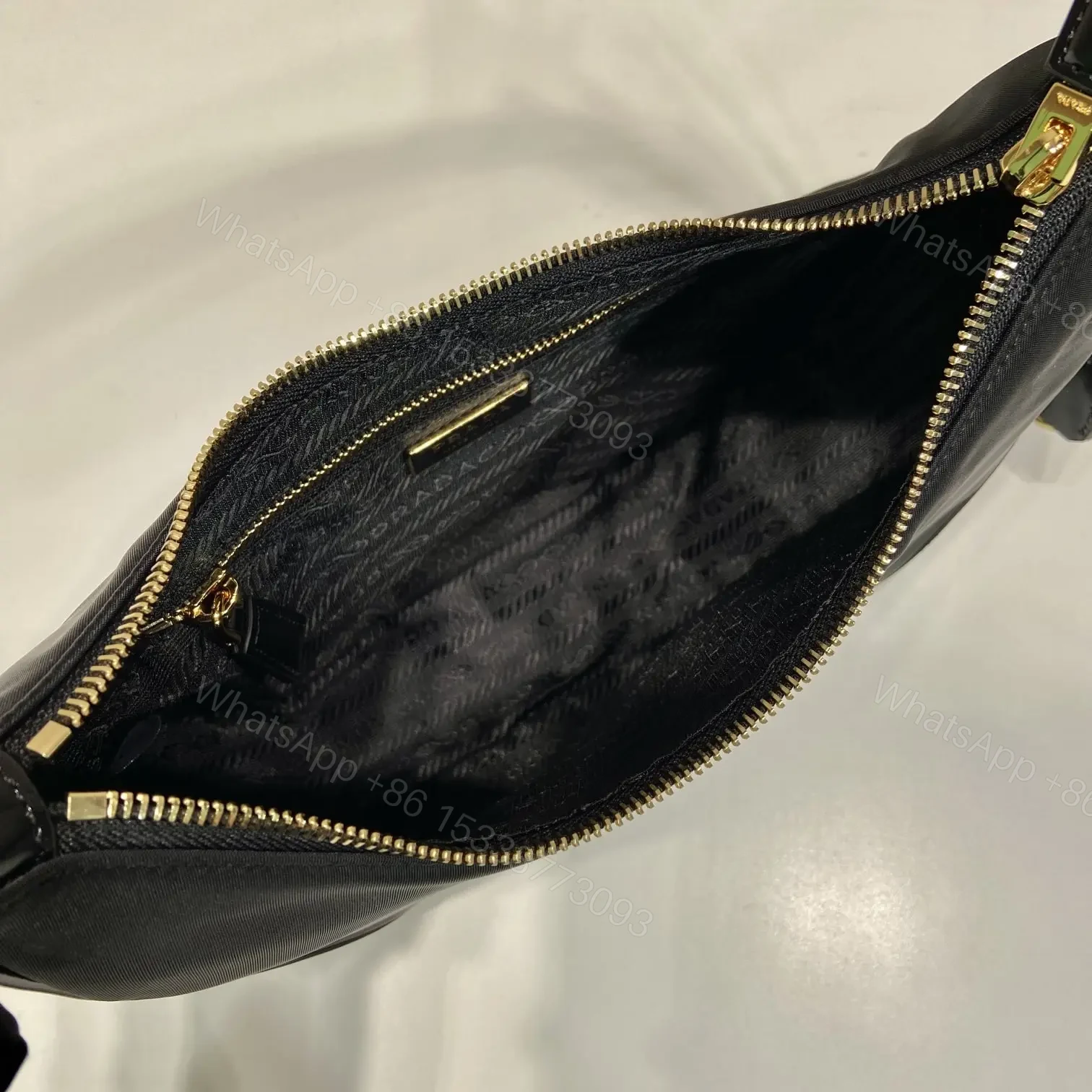 View 9 of 高仿Prada*Re-Edition系列1BC214腋下包免檢版