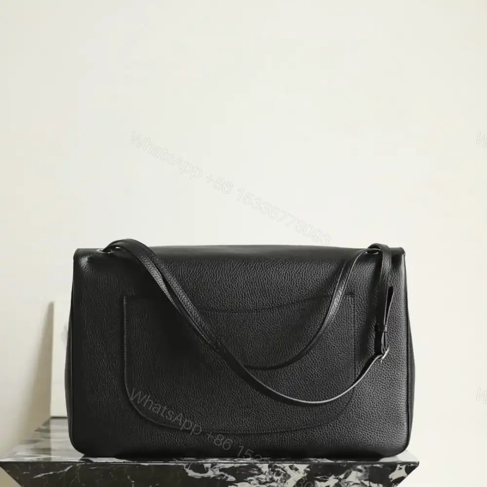 View 2 of 高仿Chanel*26S系列AS6233粒面小牛皮翻蓋包黑色超大號免檢版