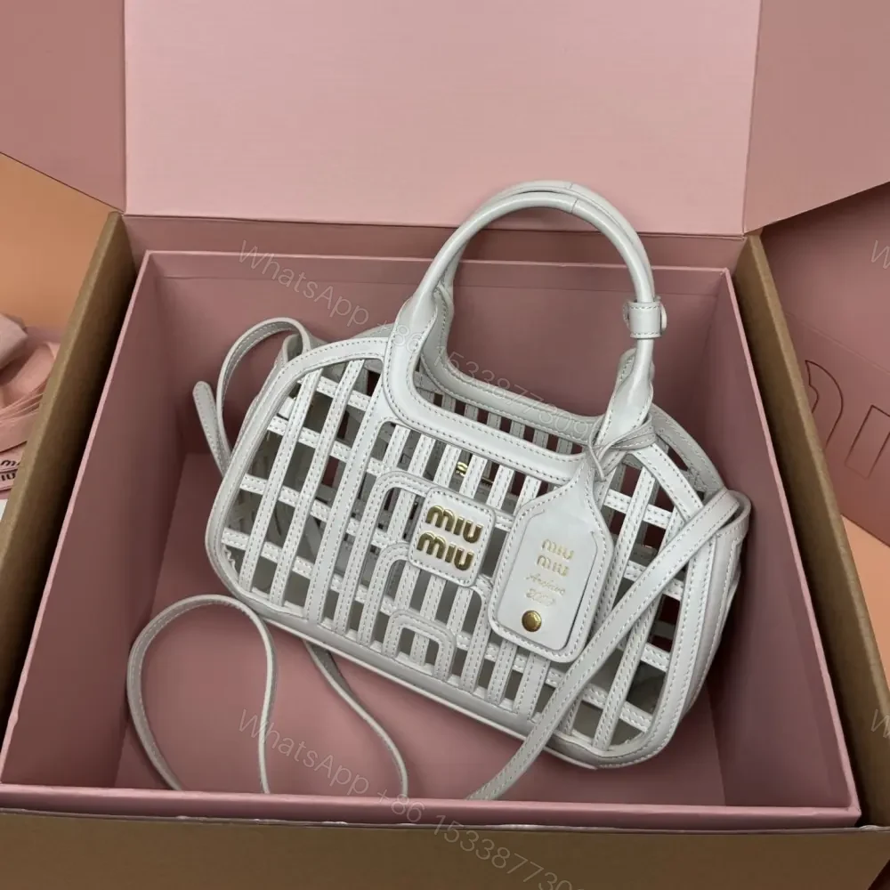 View 9 of 高仿miumiu*5BA294小牛皮鏤空手提包白色免檢版