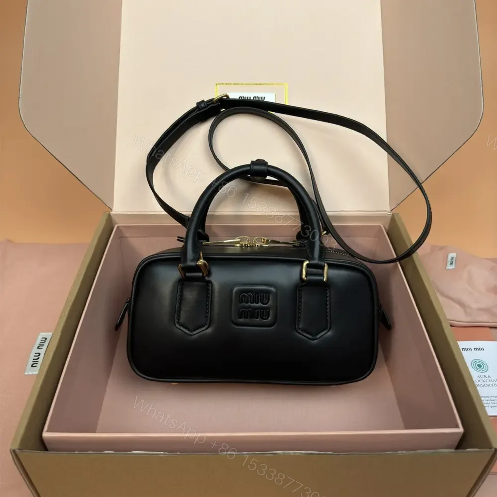 View 9 of 高仿miumiu*Arcadie系列5BB142小牛皮斜挎包黑色免檢版
