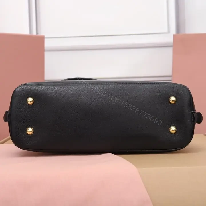 View 8 of 高仿miumiu*Aventure系列5BB169手提包黑色小號免檢版
