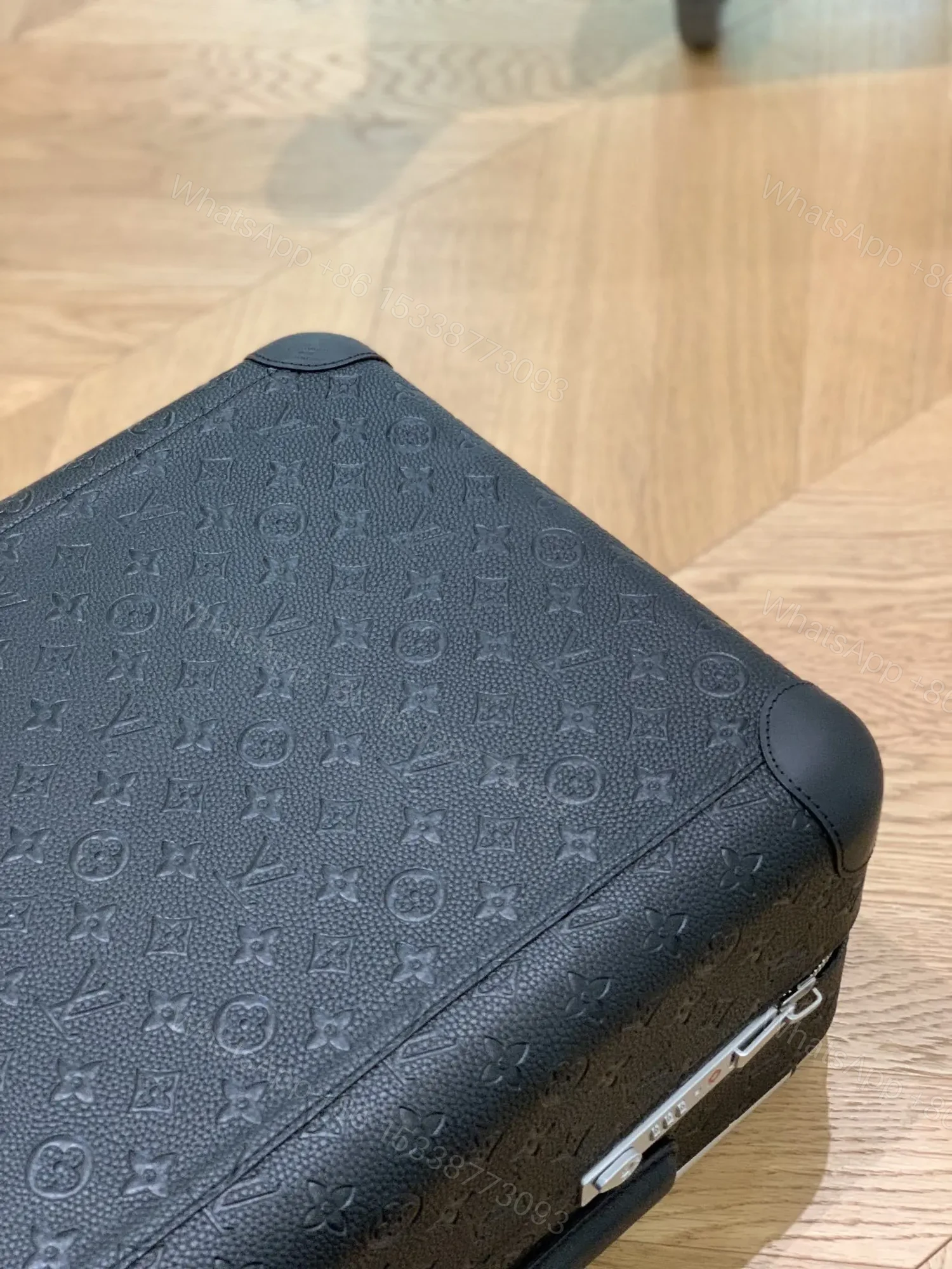View 4 of Louis Vuitton Horizon 55 rolling suitcase