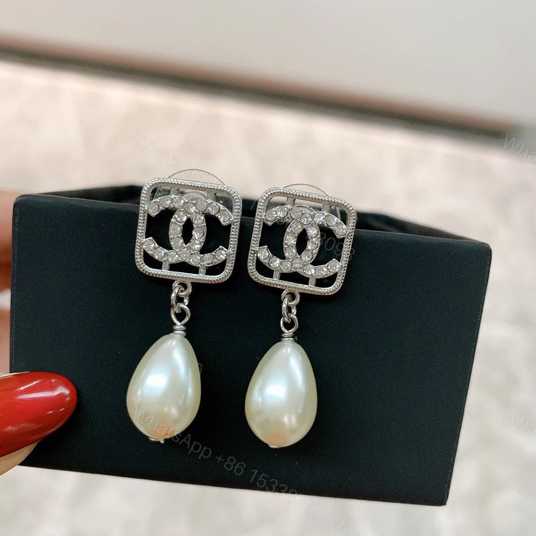View 2 of EN – Lux Earring Chanel 013