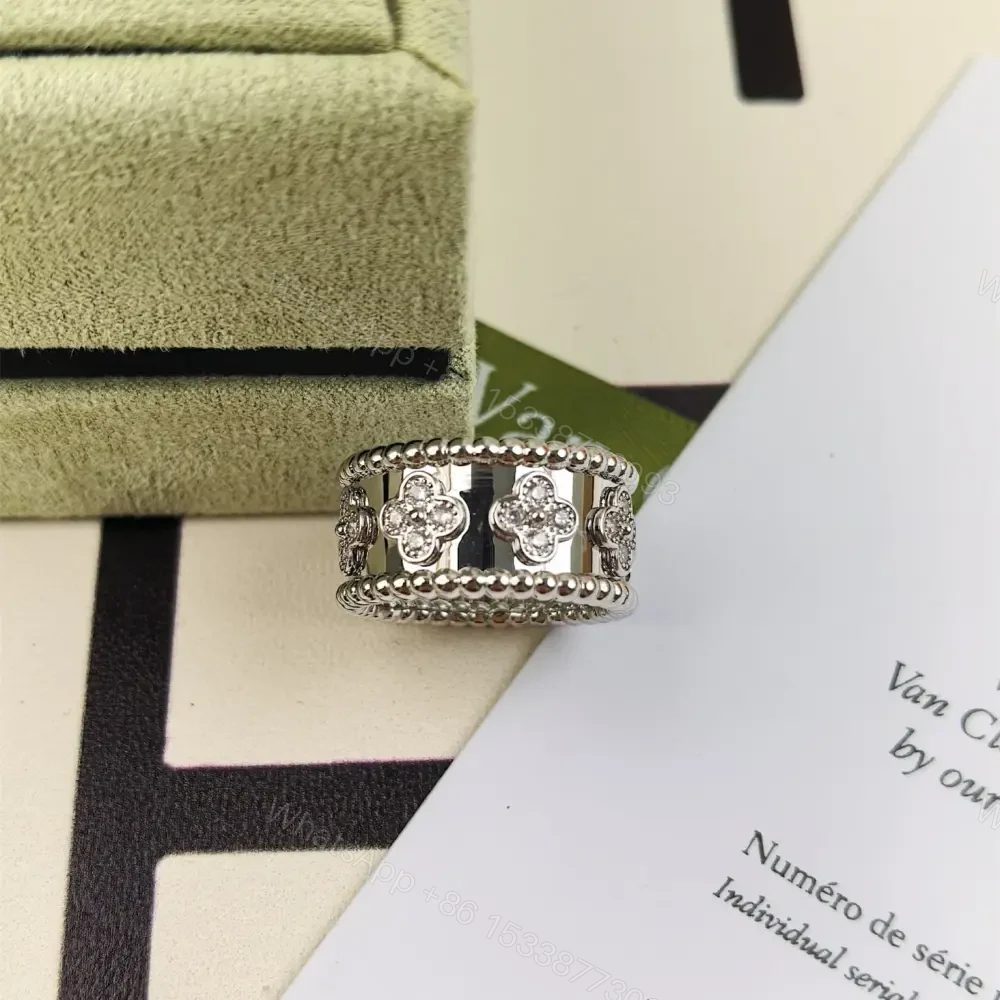 View 3 of 高仿首飾VanCleef&Arpels*RO9ND00鑲鑽萬花筒戒指白金中號