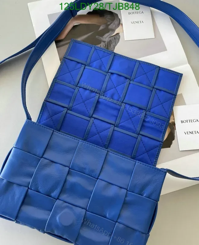 View 91 of Bottega Veneta Premium Nappa Leather Intrecciato Weave Bag with Magnetic Fastening BV9101