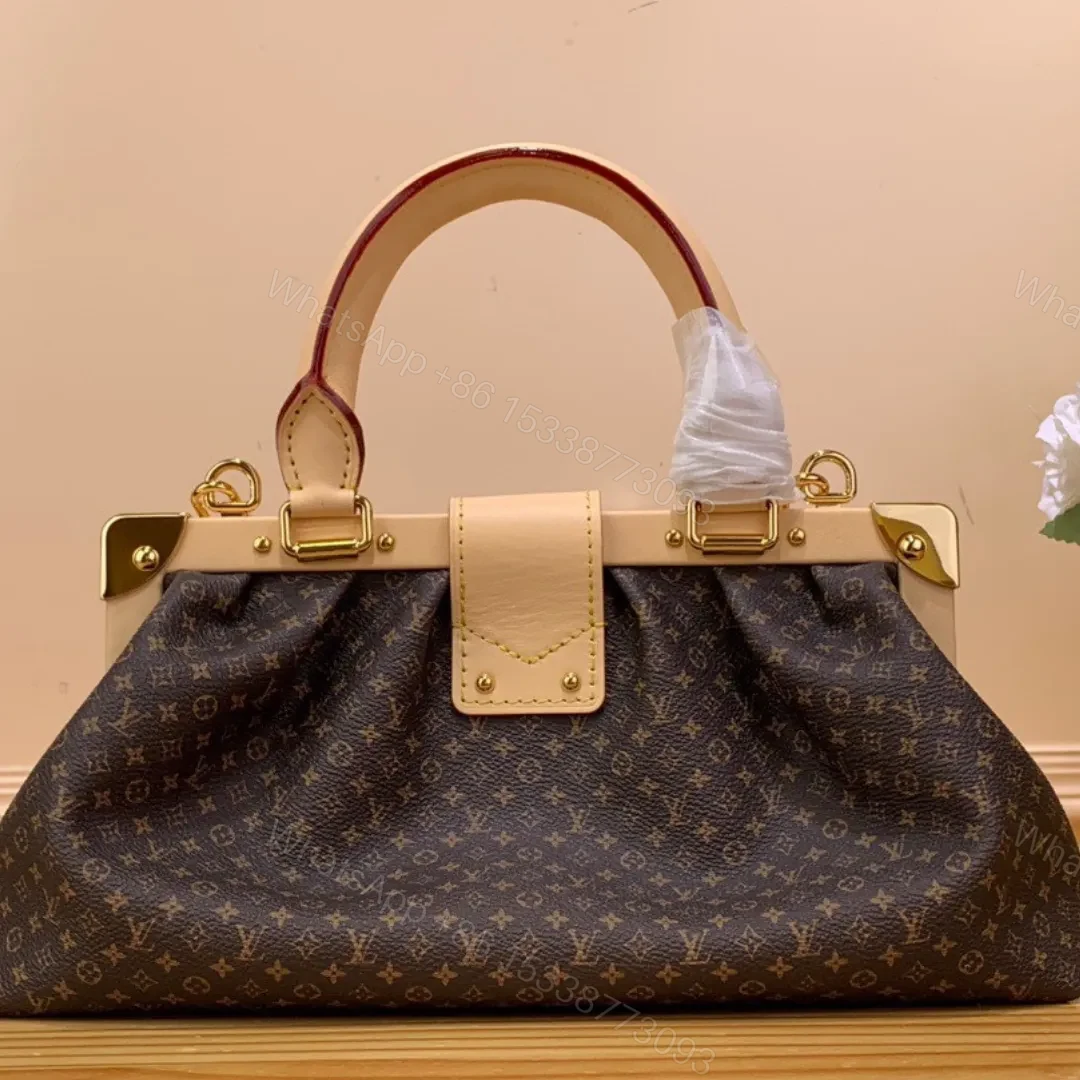 Louis Vuitton LV Clucth Tisitt Like Auth Lock Handbags 28x14cm — view 1