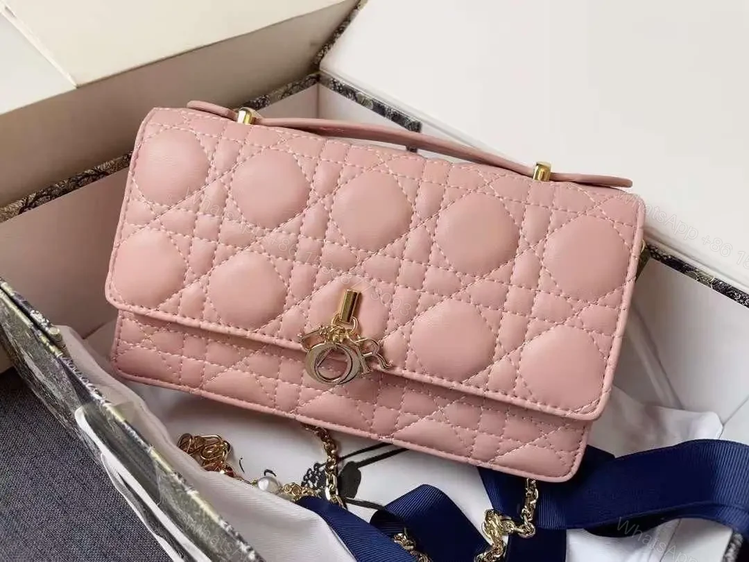 DIOR — view 1
