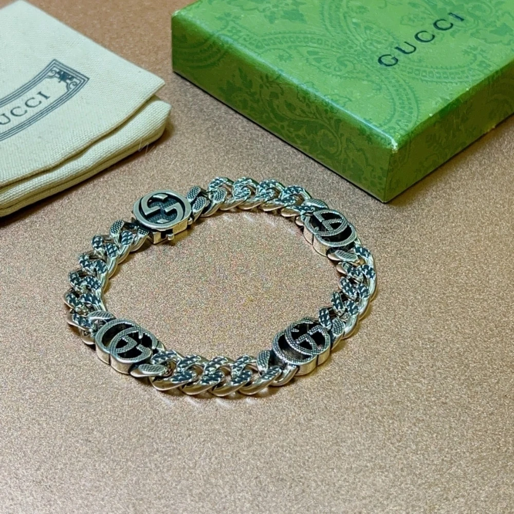 View 5 of GUCCI INTERLOCKING BRACELET SILVER 675758 I4601 0926