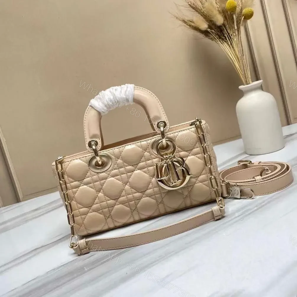 DIOR — view 1