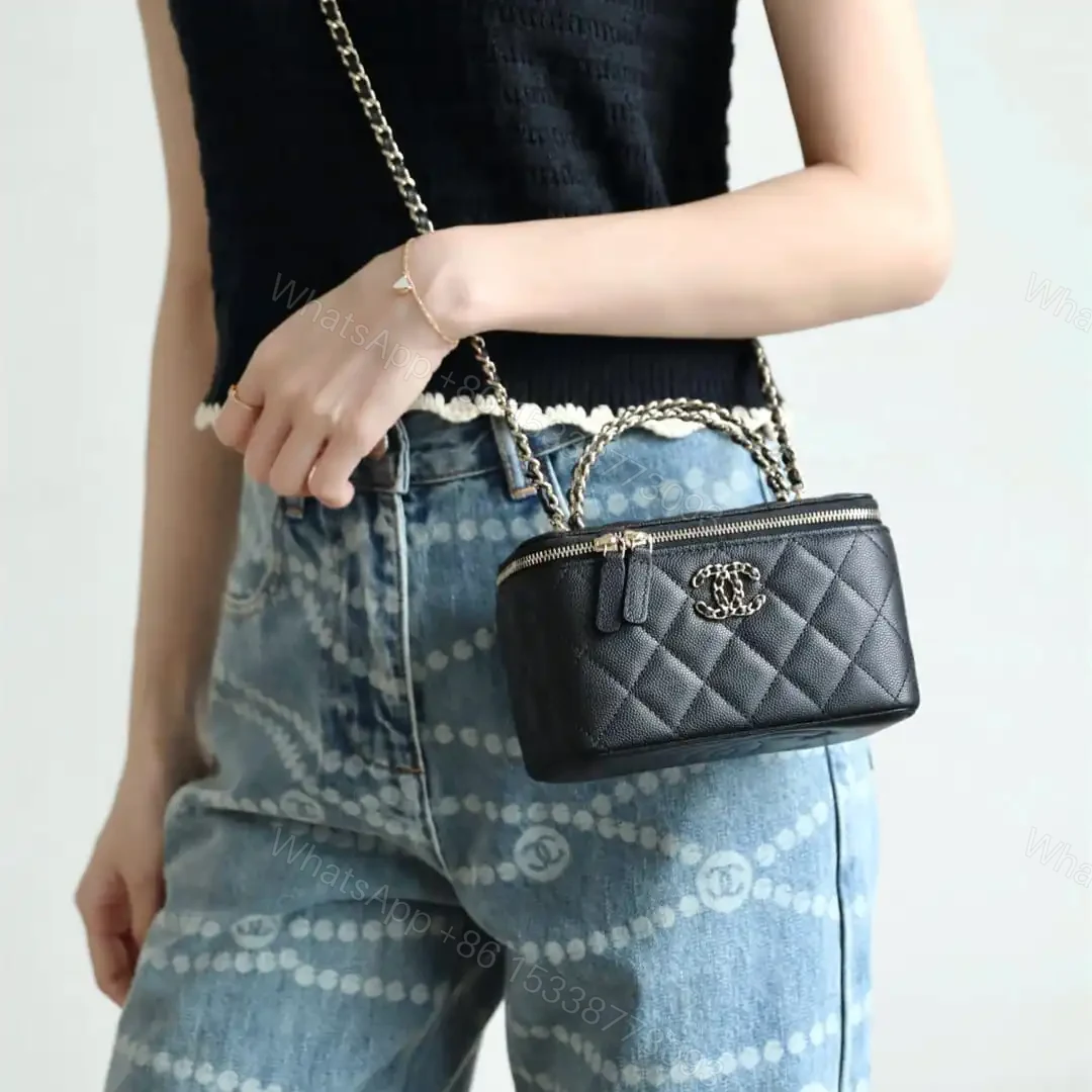 View 21 of 高仿Chanel*26S系列AP5182小球紋牛皮盒子包黑色免檢版