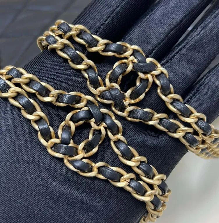 View 9 of Chic Quilted Leather Crossbody: Luxury, Practicality, Timeless Style