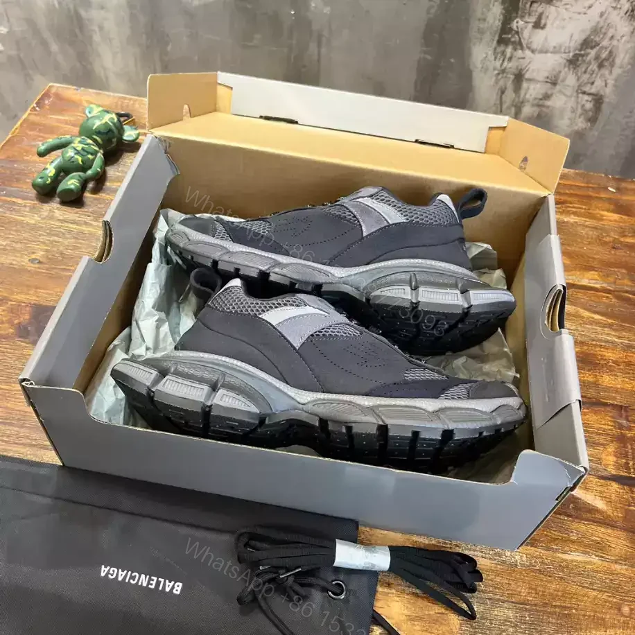 View 4 of BALENCIAGA MEN’S 3XL SNEAKER IN DARK GREY – BB229