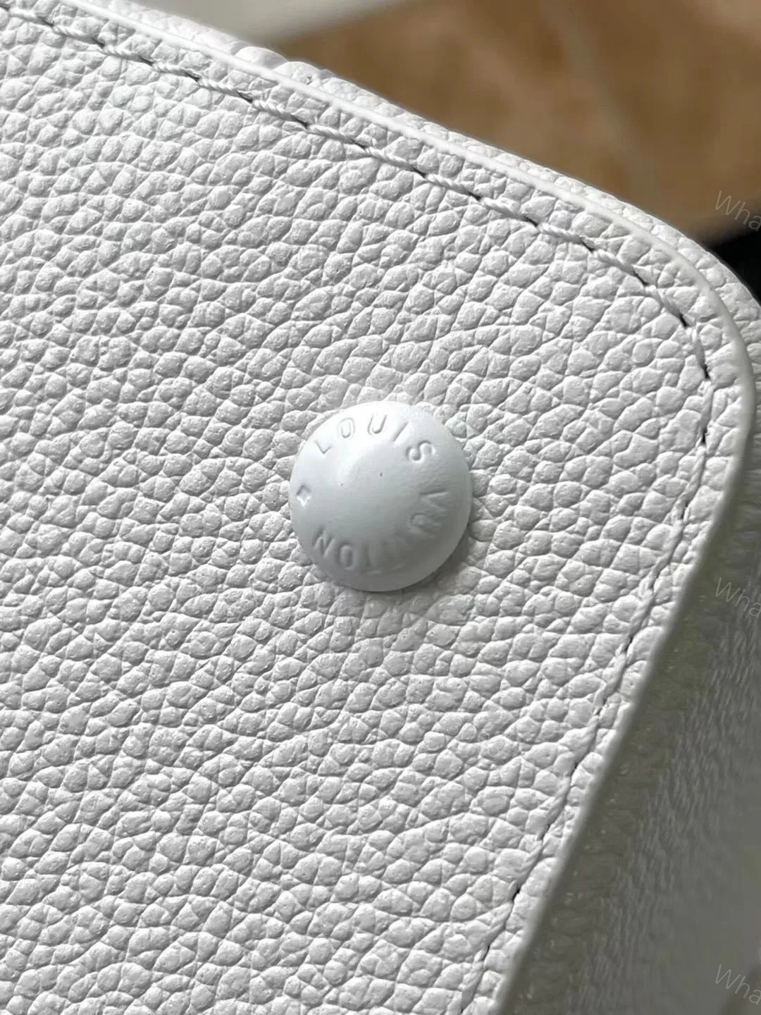 View 8 of Louis Vuitton LV Capucines Handbags White Leather 21cm