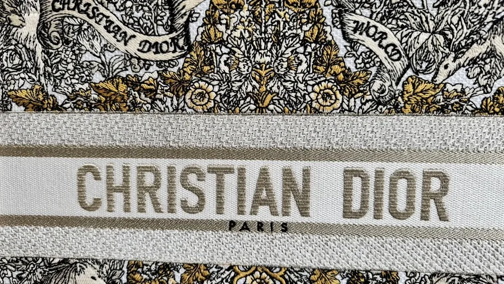 View 4 of Chic Dior Tote: Signature Pattern, Bold Texture, Luxury Carryall