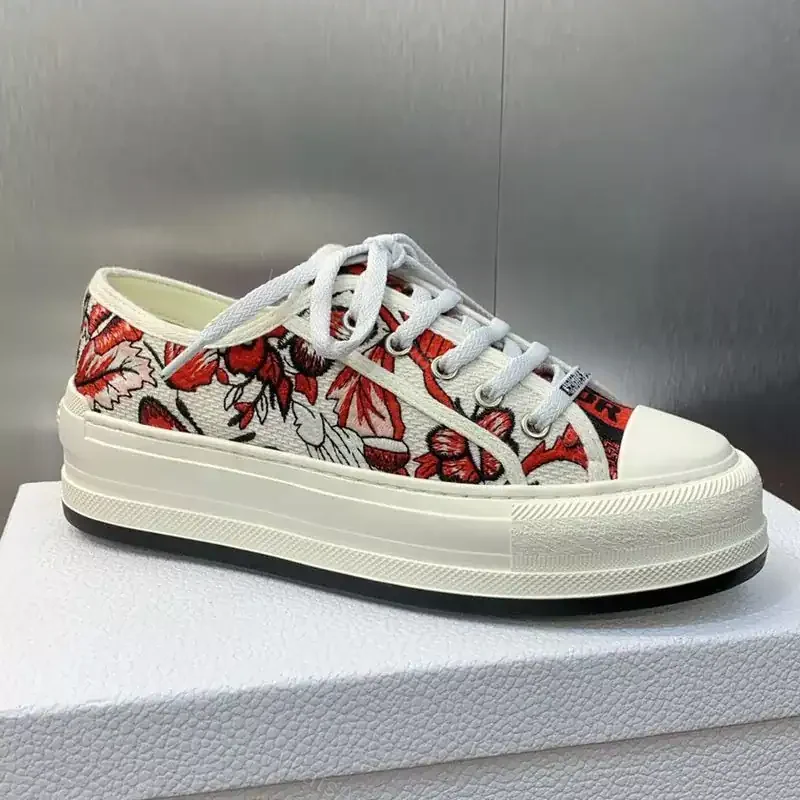 WALK’N’DIOR PLATFORM SNEAKERS UNISEX LE COEUR DES PAPILLONS EMBROIDERED WHITE/RED – CD167 — view 1