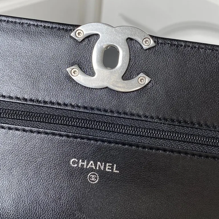View 5 of Chanel-Inspired Quilted Leather Shoulder Bag: Modern Luxury