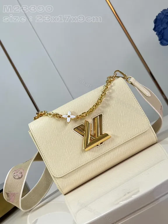 Off-White Leather Ridged Bag: Gold Chain Shoulder Bag — view 1