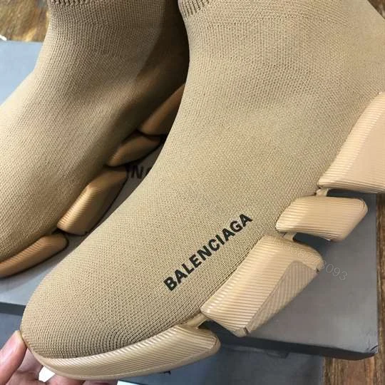 View 4 of BALENCIAGA MEN’S SPEED 2.0 SNEAKER IN BEIGE – BB153