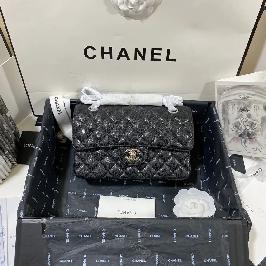 Quilted Black Flap Shoulder Bag – Modern Classic Style, Timeless silhouette — view 1