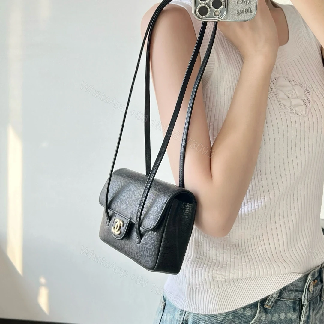 View 25 of 高仿Chanel*26P系列AP5068小牛皮單肩包黑色Mini免檢版