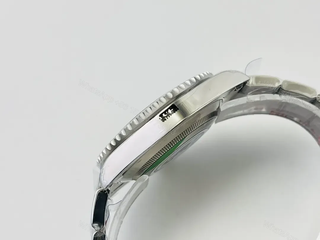 View 5 of Fake Rolex Submariner Date 41MM Premium Oyster Bracelet 126610LN-0001