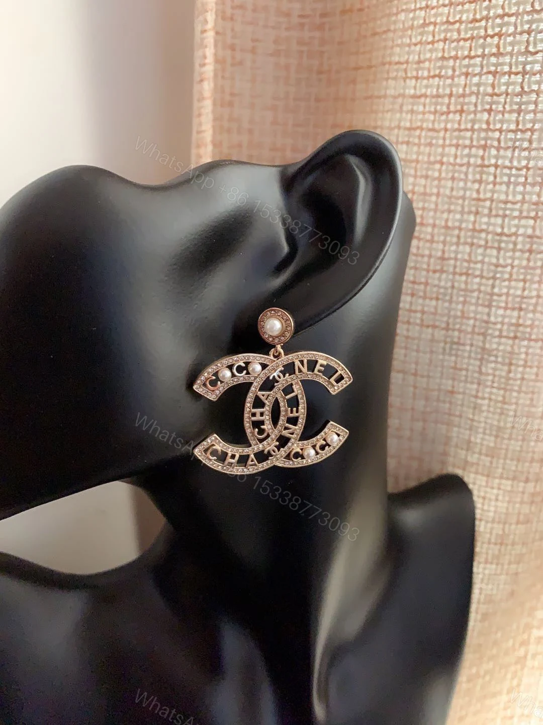 View 3 of EN – Lux Earring Chanel 027