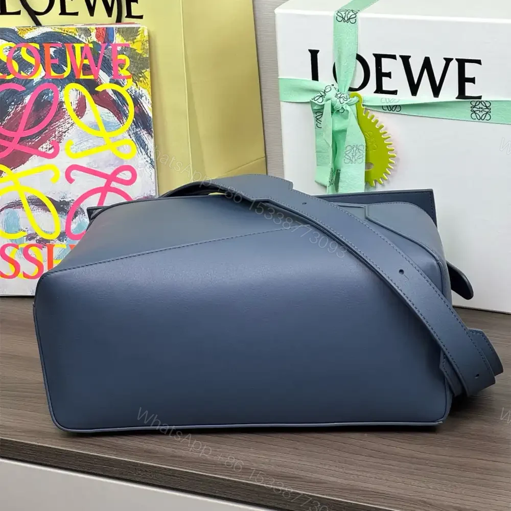 View 4 of 高仿Loewe*Puzzle系列6969小牛皮斜挎包靛藍色大號免檢版