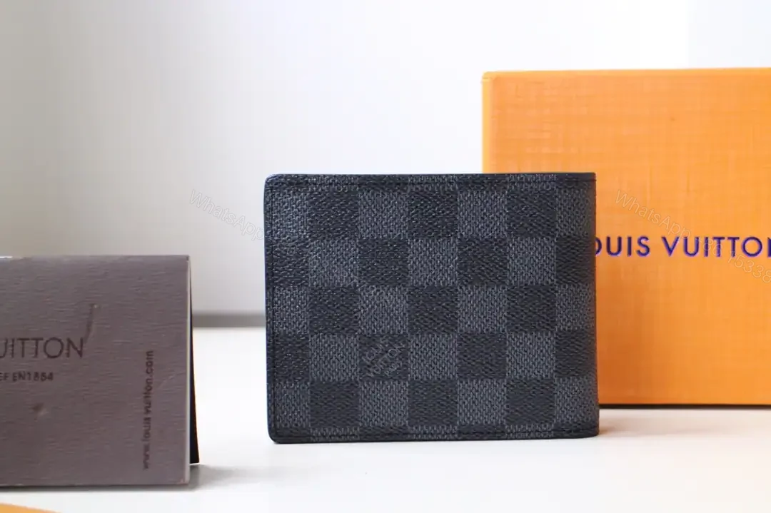 View 2 of LV MULTIPLE WALLET- RRG083