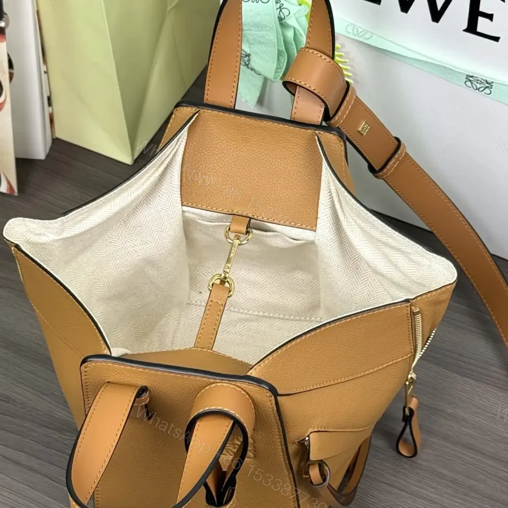 View 9 of 高仿Loewe*Hammock系列5542粒面小牛皮吊床手袋焦糖色小號免檢版